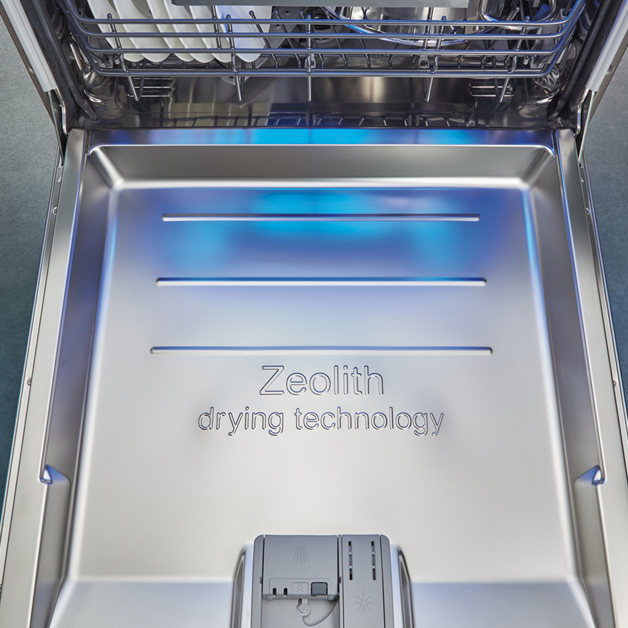 Zeolith Trocknen – Für glänzende Spülergebnisse bei Elektrotechnik SF in Grub am Forst